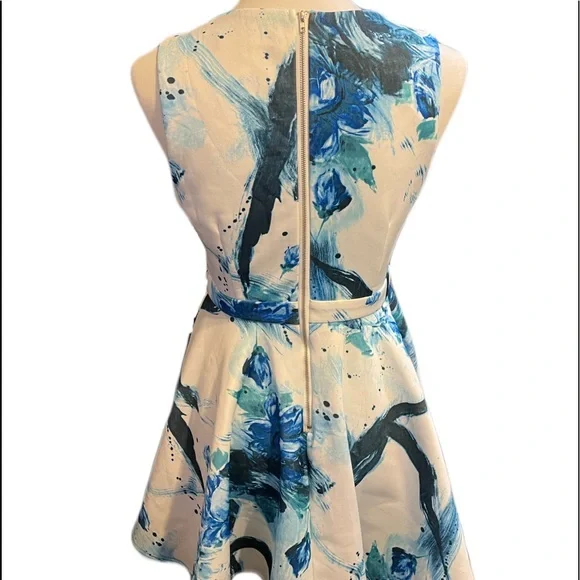 LULUS WHITE AND BLUE FLORAL COCKTAIL DRESS WITH PLUNGING NECKLINE - Picture 4 of 8
